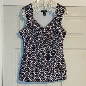 ⭐️EUC White House Black Market Sweetheart Sleeveless Blouse⭐️